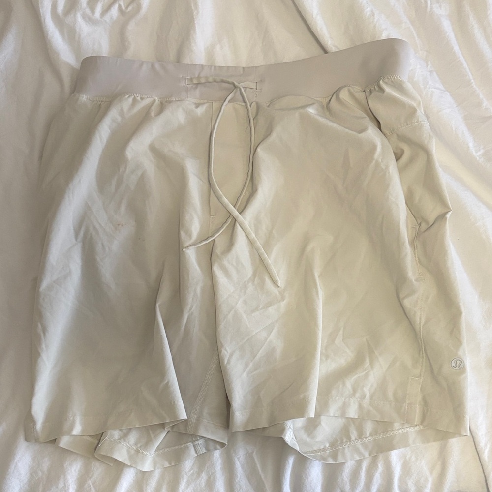 lululemon athletica Men’s Light Beige Athletic Shorts